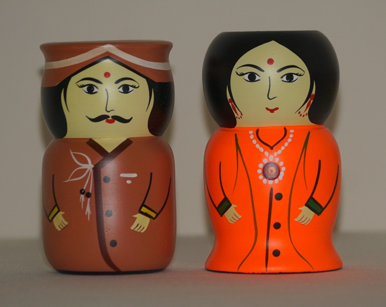 Wooden - Couple Decorative Set & A Pen Jar(male and female)  (L=12CM, W=7CM)