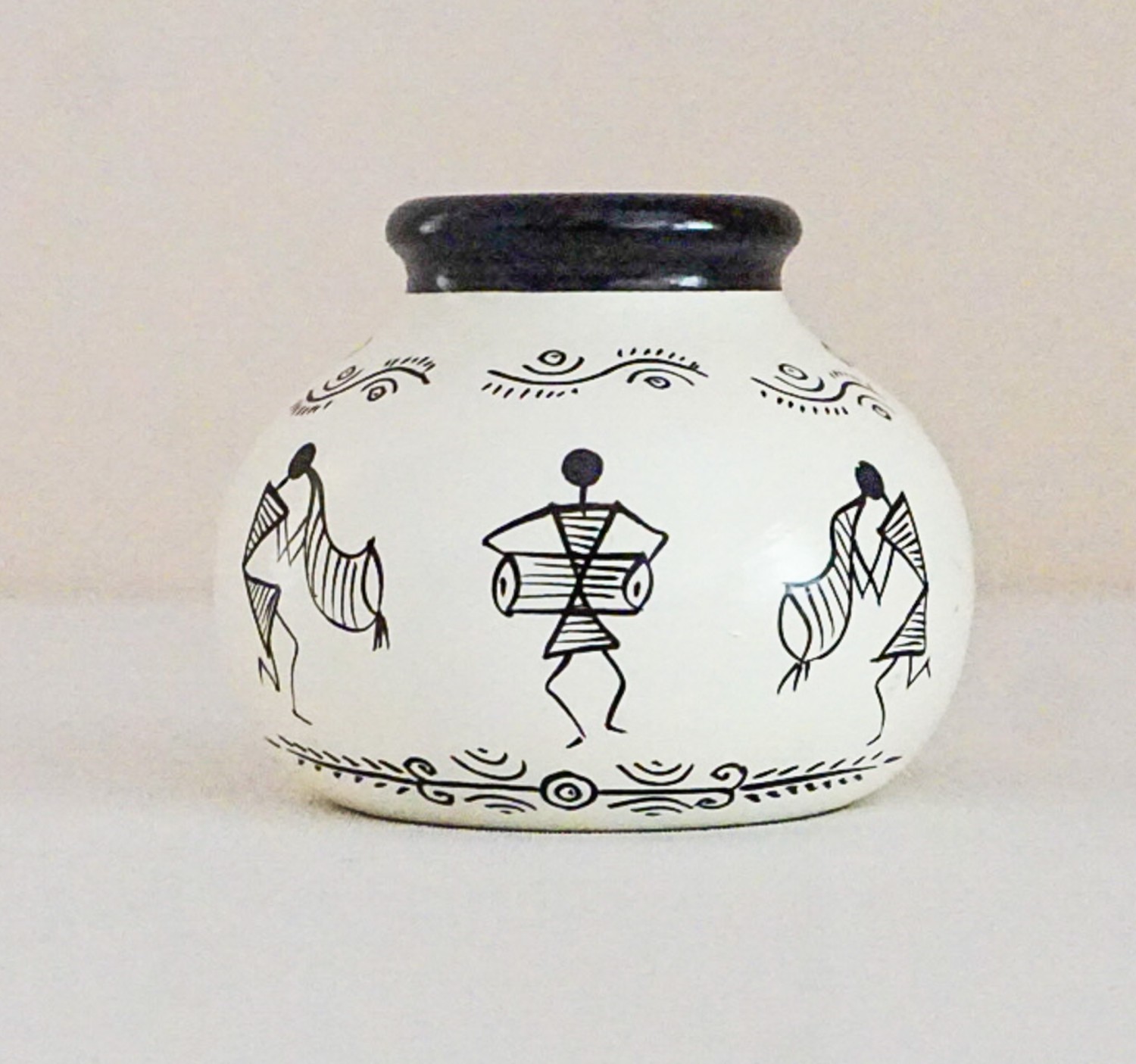 Wooden - Black & White Art Work Decorative Cute Pot(1 Piece)